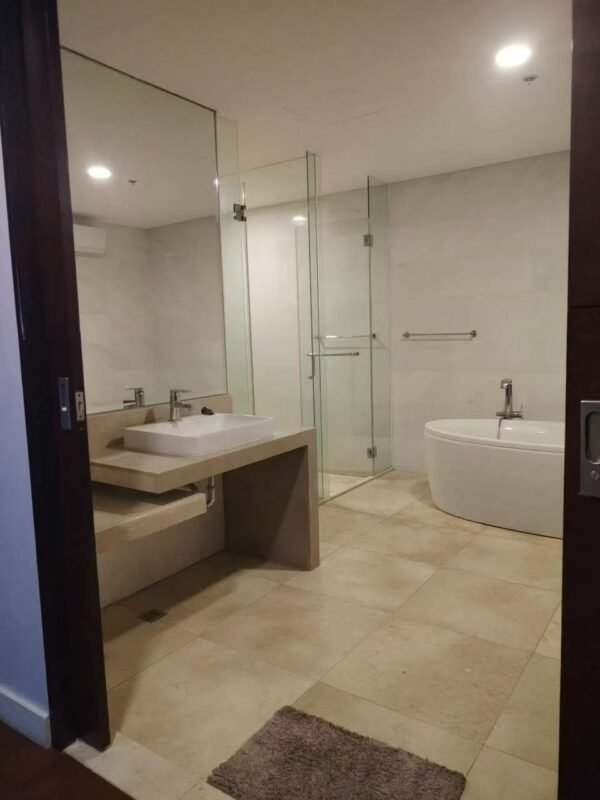 出租：BGC Grand Hyatt 君悅 4 房 + 1书房 +  1 保姆房 + 2 車位-manila58.com