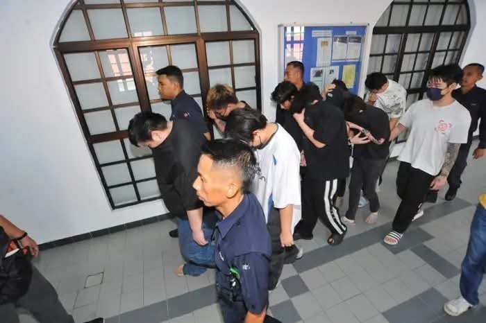#马来西亚新闻 15人涉线上求职诈骗…-manila58.com